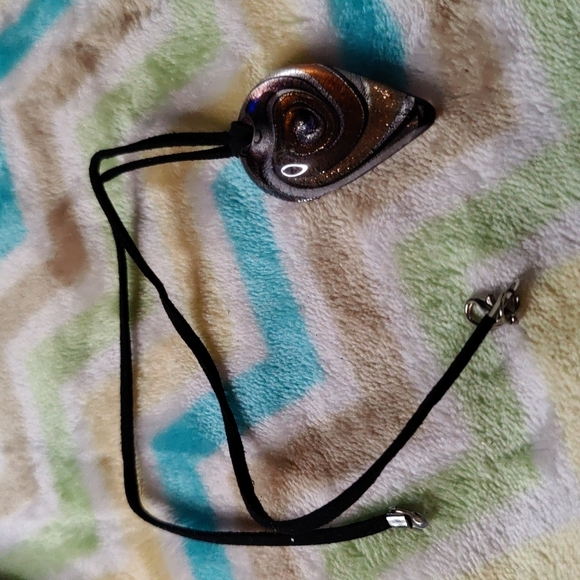 17. My SeeSeeMade in Italy Murano Glass Necklace on Leather Cord - Picture 2 of 4